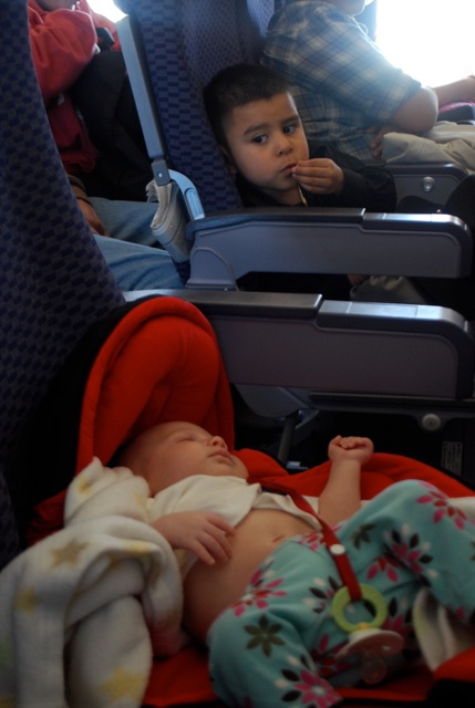 L'avion et bébé… un mélange plus heureux qu'on ne le croit! - Moi, mes  souliers