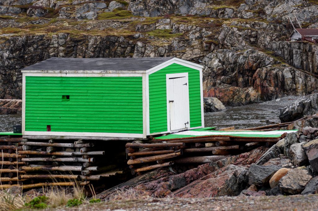 Maison de pêcheur verte à Fogo