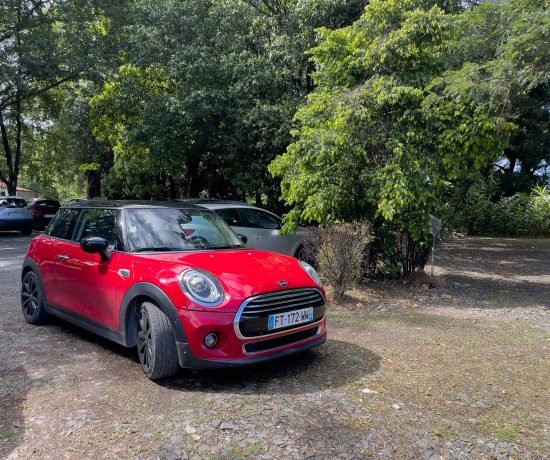 MIni rouge - Louer une voiture en Guadeloupe