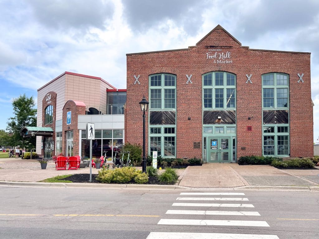 Façade du marché Founder's Food Hall and Market