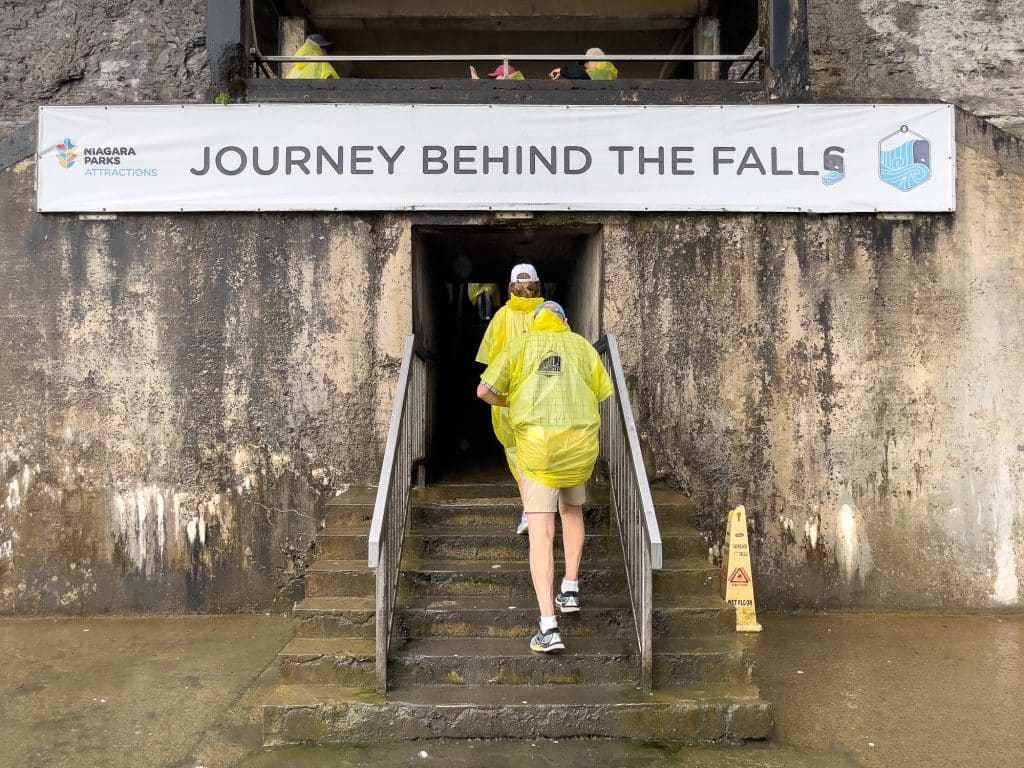 Journey Behind the Falls à Niagara Parks