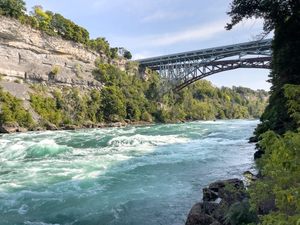 White River Walk avec pont