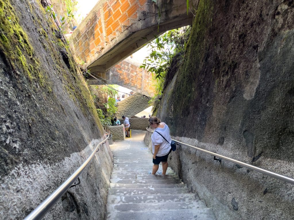 Descente de la Piedra del Penol