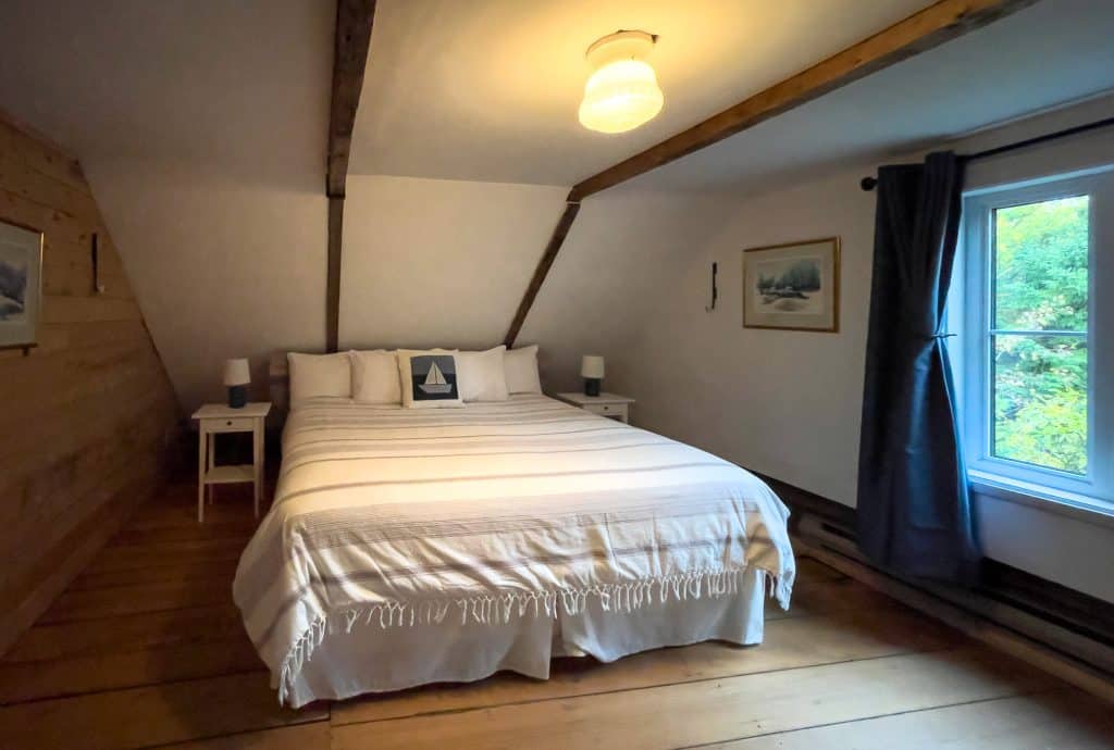 Chambre à coucher principale - Location de chalet au Bas-Saint-Laurent