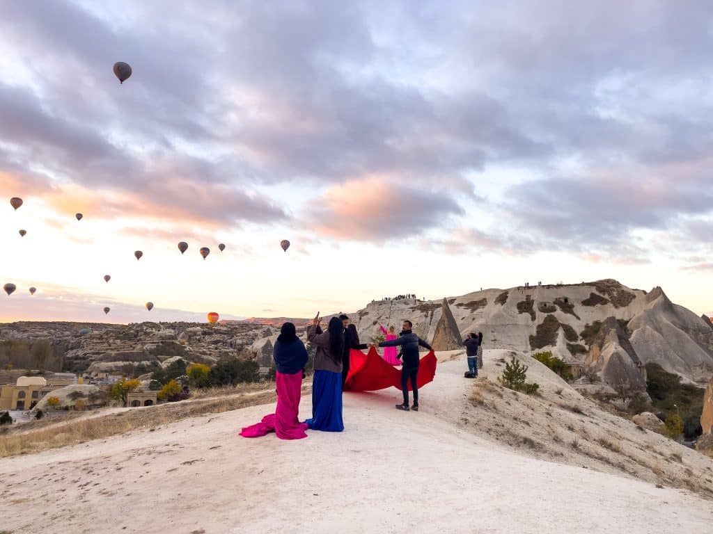 Instagrammeuses en robes de soie - Cappadoce