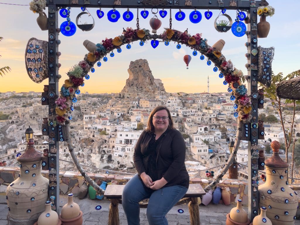 Jennifer au coucher de soleil sur Ortahisar