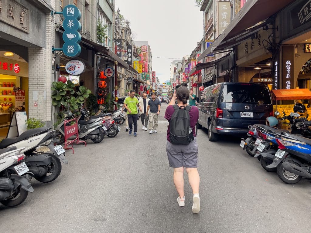 Anne dans les rues de Taipei