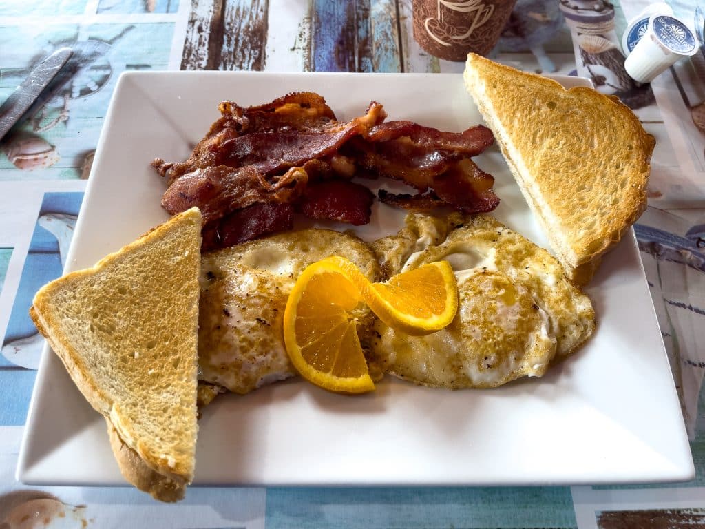 Déjeuner du Whaler's Restaurant and Cabins - Red Bay, Labrador sur l'Expédition 51