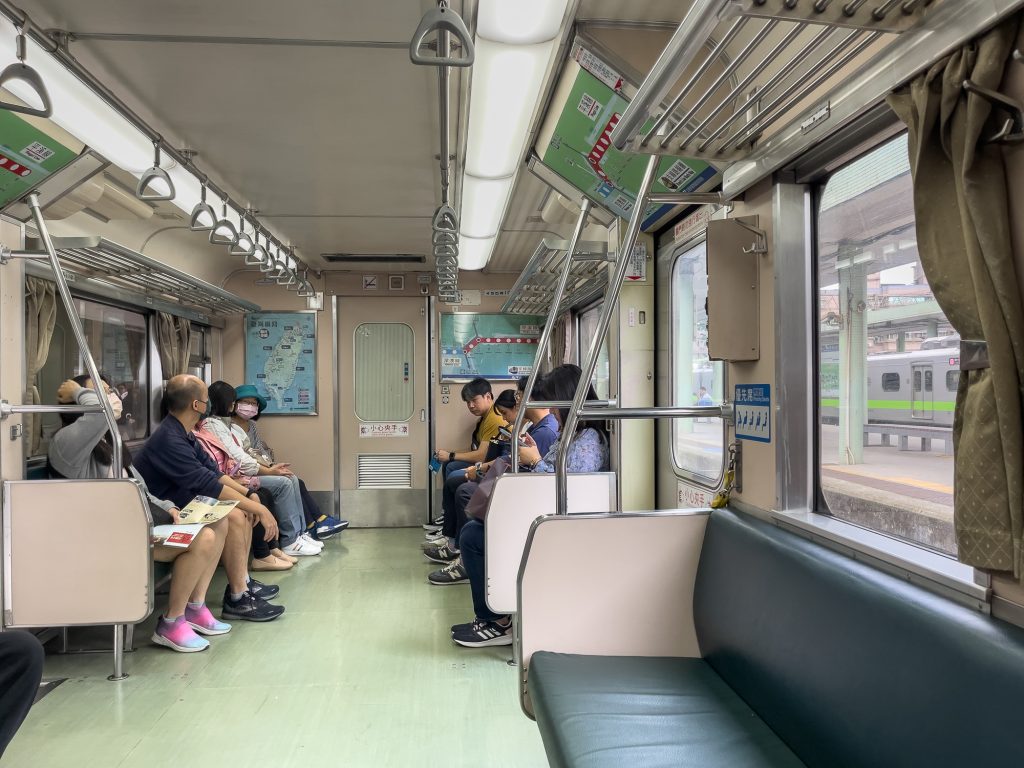 Intérieur du train de la Pingxi Line